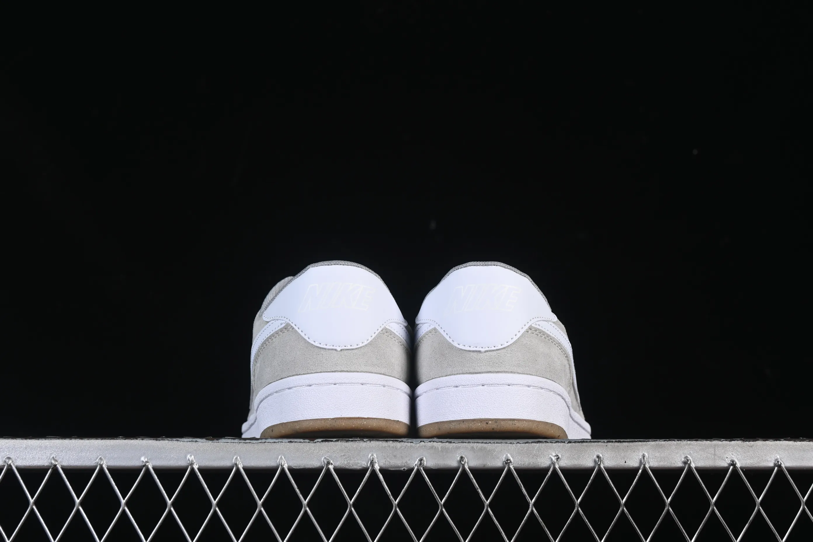 All categories Nk SB Dunk series Nike SB Fc Classic campus sneakers Nike SB Fc Classic Nike autumn and winter campus casual sneakers 909096-111